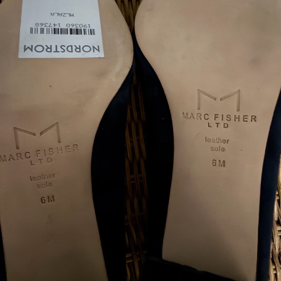 Marc Fisher LTD Navy Suede Pointed Toe Pumps Block Heel Size 6 - Picture 6 of 6